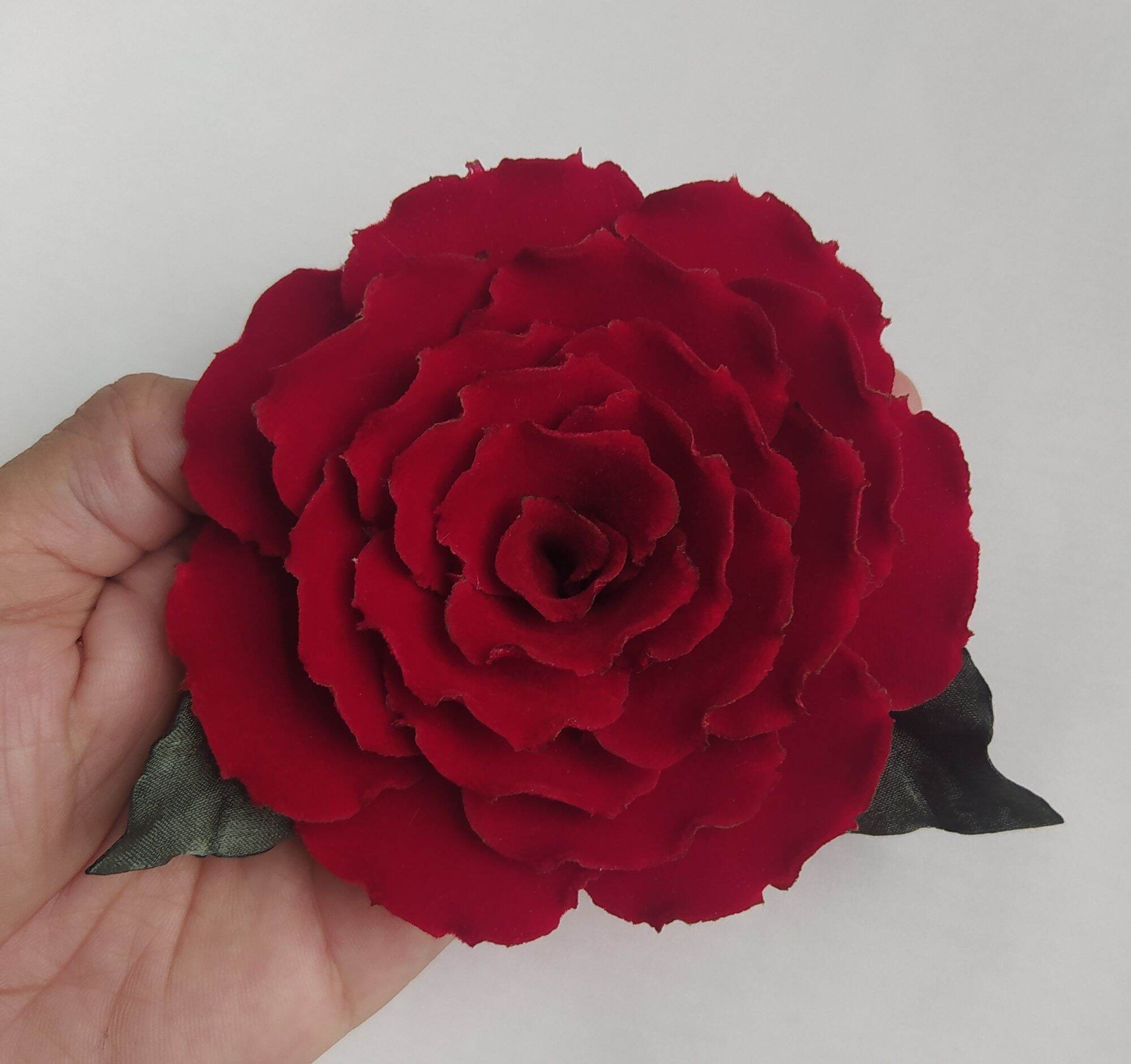 Hoa cài áo Canto handmade màu đỏ
