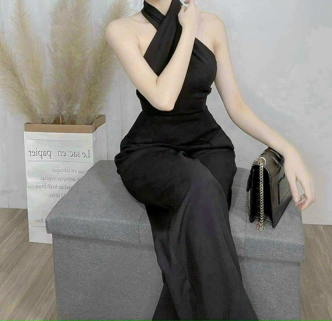 Jumpsuit cổ chéo thời trang