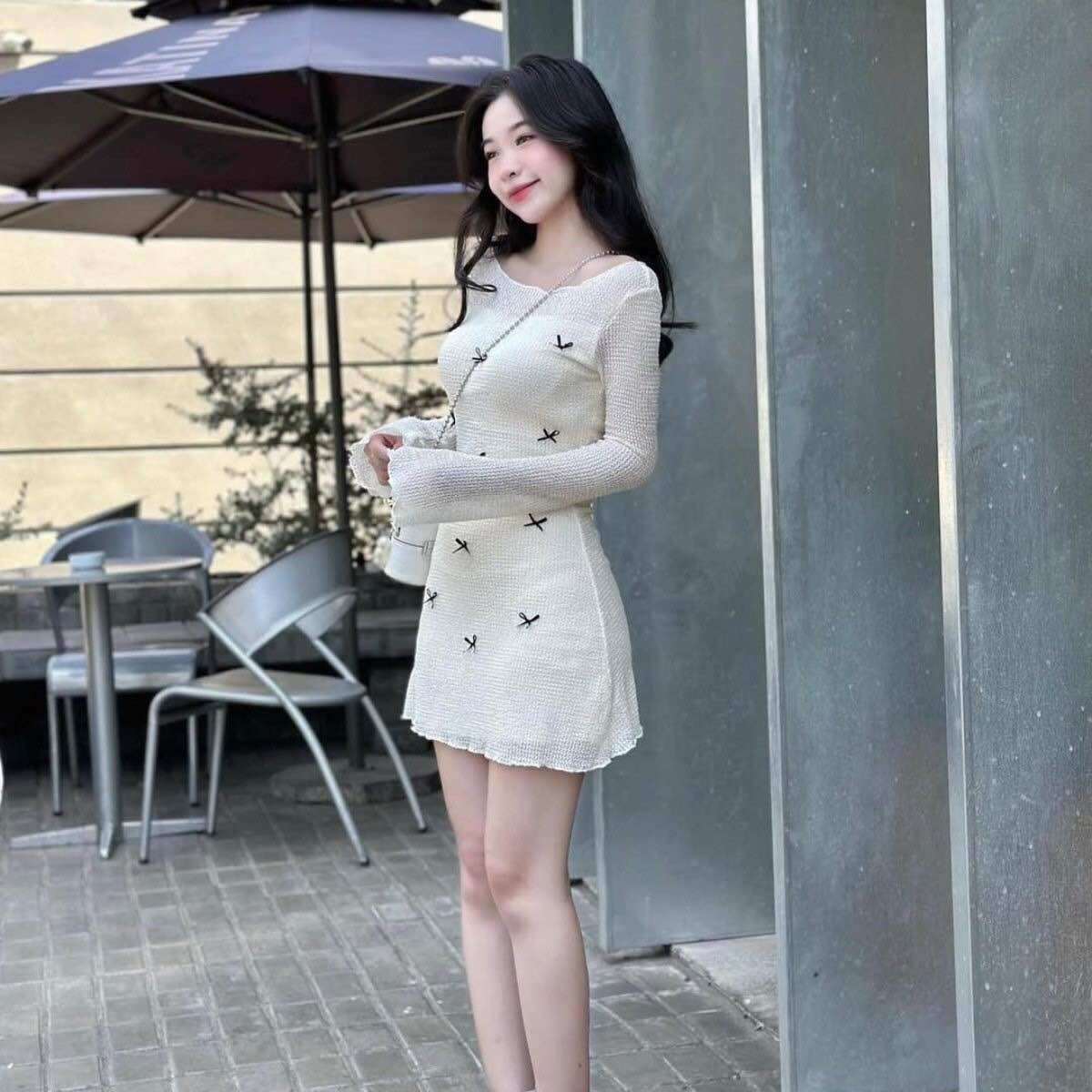 Đầm Chữ A Tay Loe Dài Vải Lưới Đính Nơ Kèm Lót