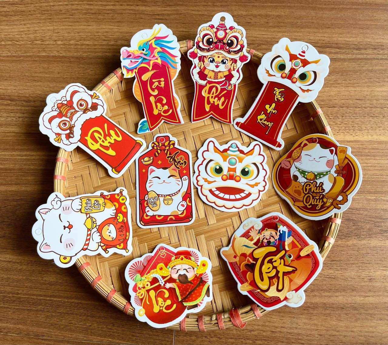 1 Tag hình lân, hình con vật may mắn trong năm mới dùng trang trí