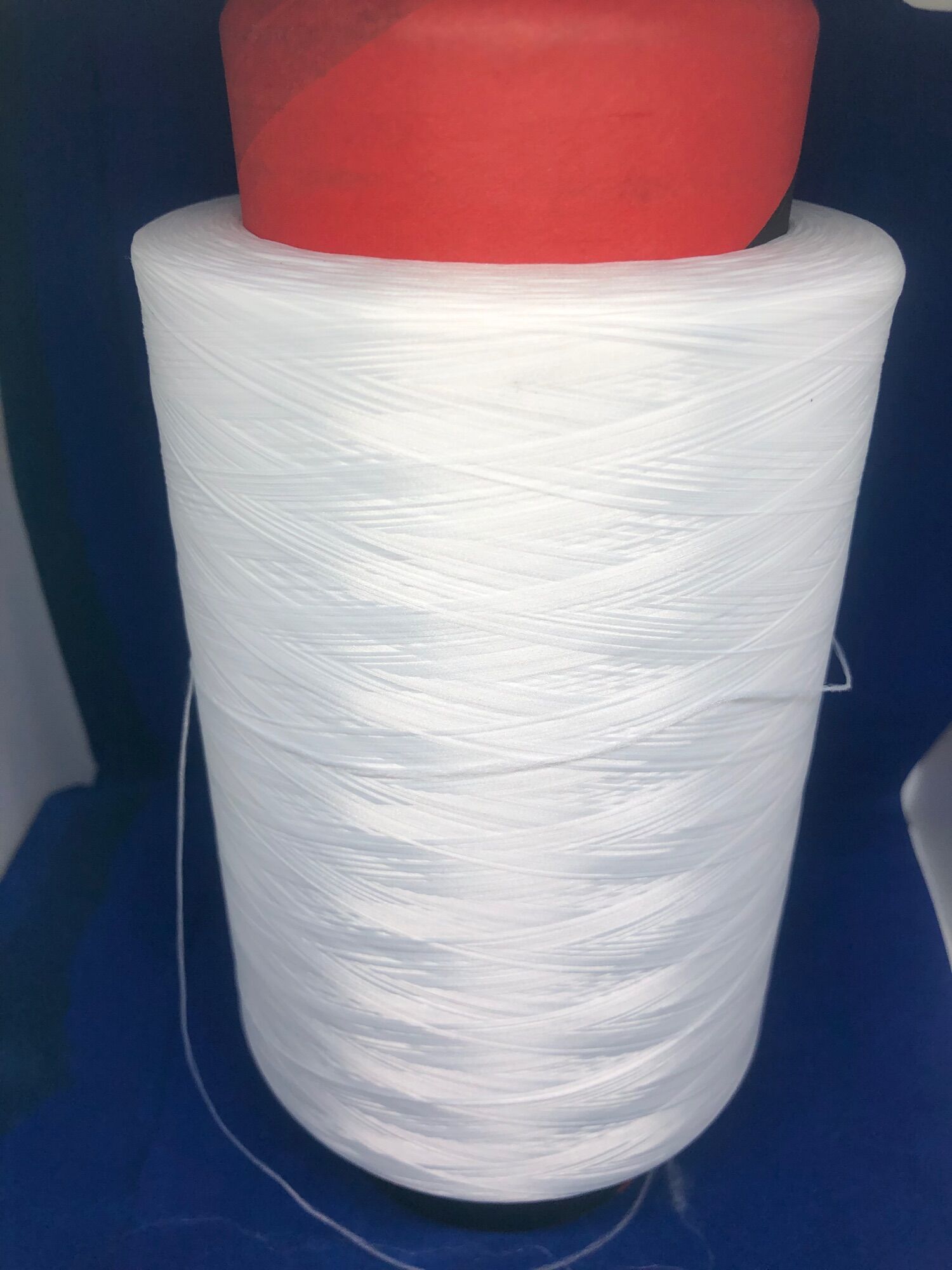 Tơ Vắt sổ trắng 150 Hạnh Liễu ( 1 cuộn 600g - 650g )