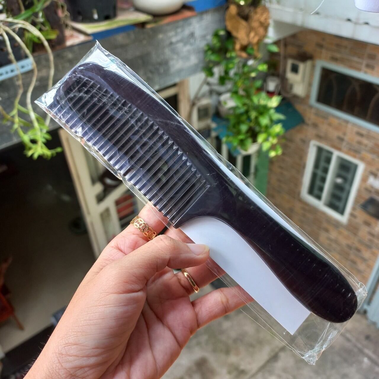 Lược chải tóc nhựa cứng cán nâu đen (21.5cm)