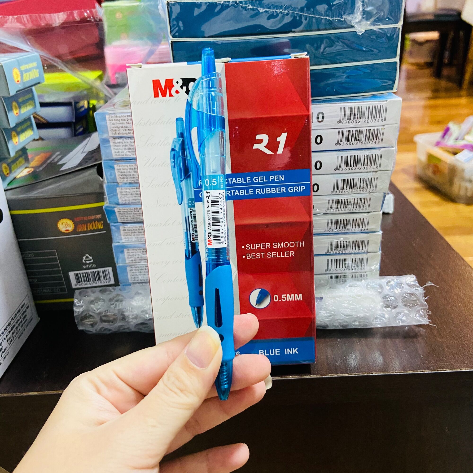 Bút nước M&G R1 AGP02376 0.5mm (Bút gel MG R1) (xanh đỏ)