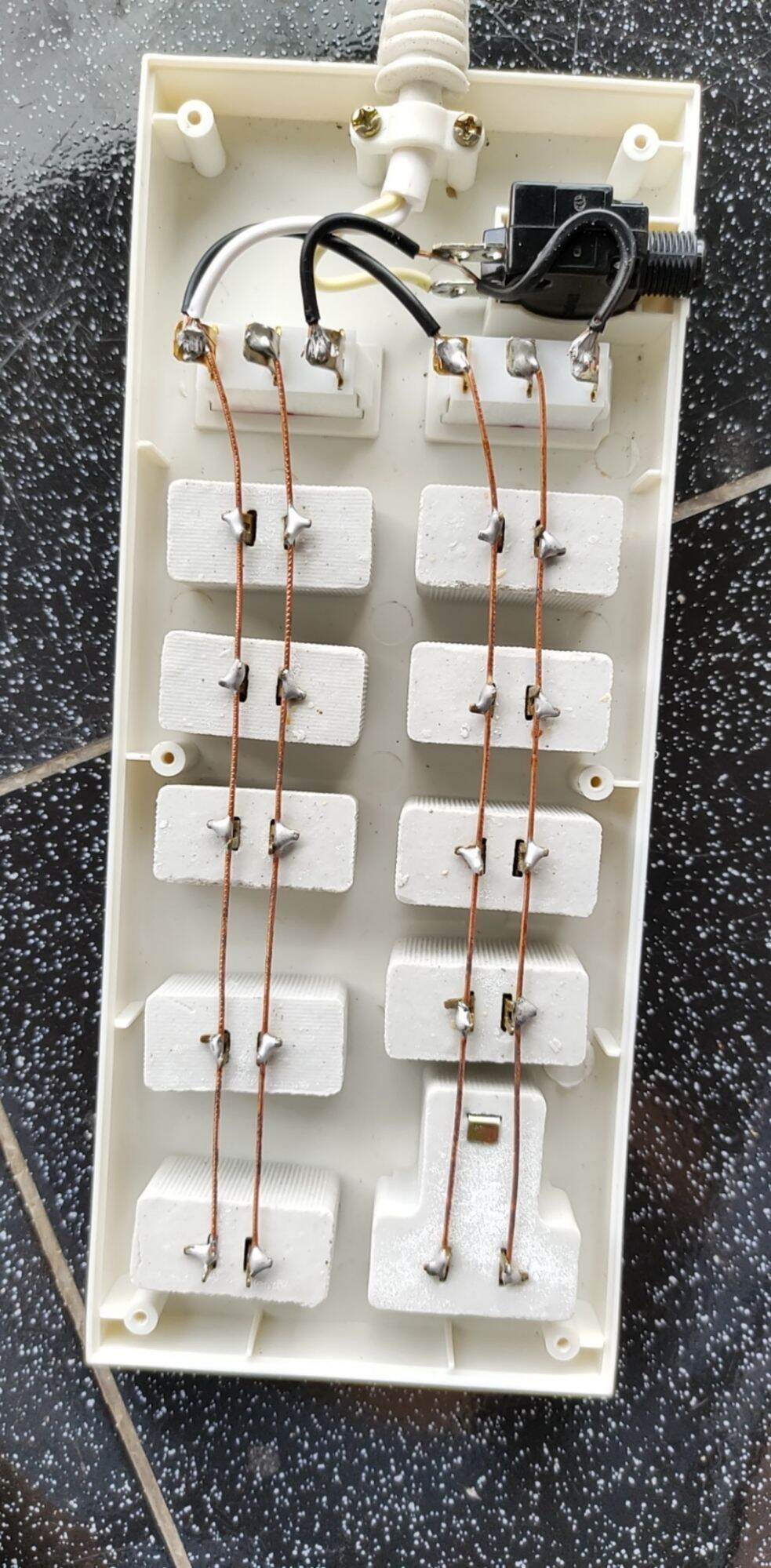 Ổ cắm điện 10 lỗ SOPOKA