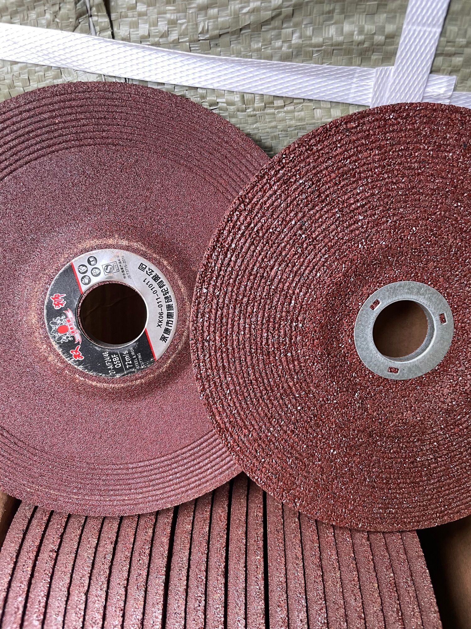 Đá mài sắt lionking màu đỏ  1t5 (150x6x22mm)