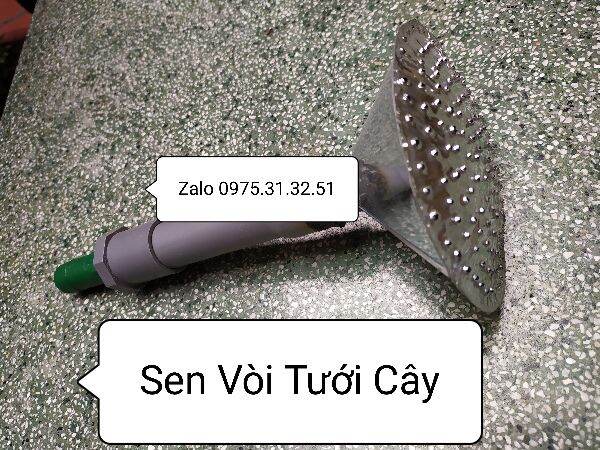 Vòi phun nước tưới cây