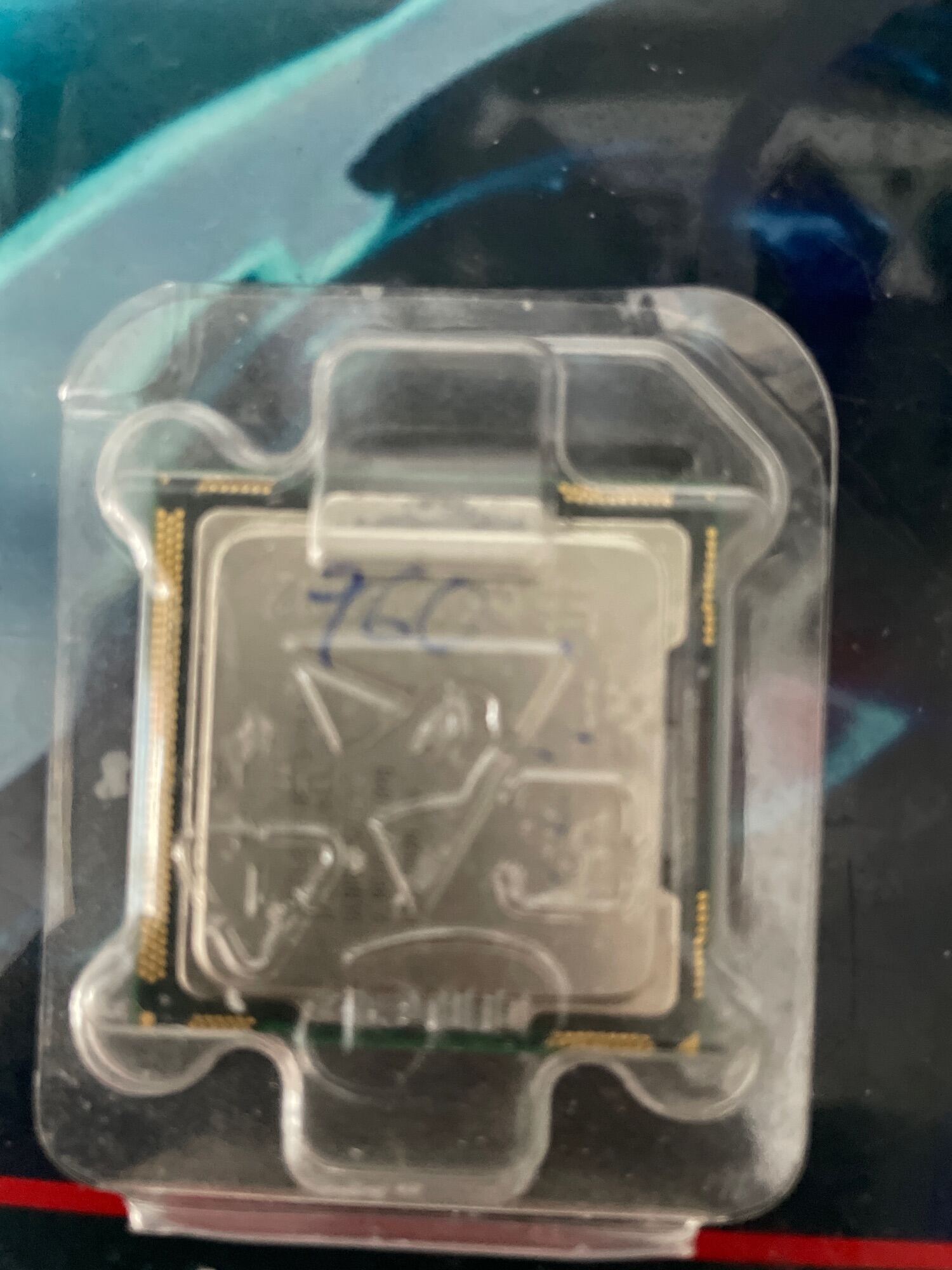 Chip i7 2600 socket 1155 gan main h61-b75 + keo tan nhiet cho cpu gia 550k