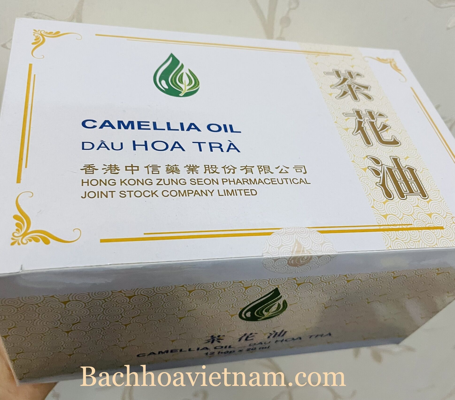 Dầu hoa trà, 1 lốc có 12 chai 20ml, Camellia Oil, Dầu gió mùi hoa trà, Dầu gió, Dầu gió gia truyền, Dầu gió xanh, Dầu gió Di Hào, Dầu gió Hồng Kông, Dầu xoa bóp, Dầu sức, Dầu bôi ngoài da, Dầu thơm