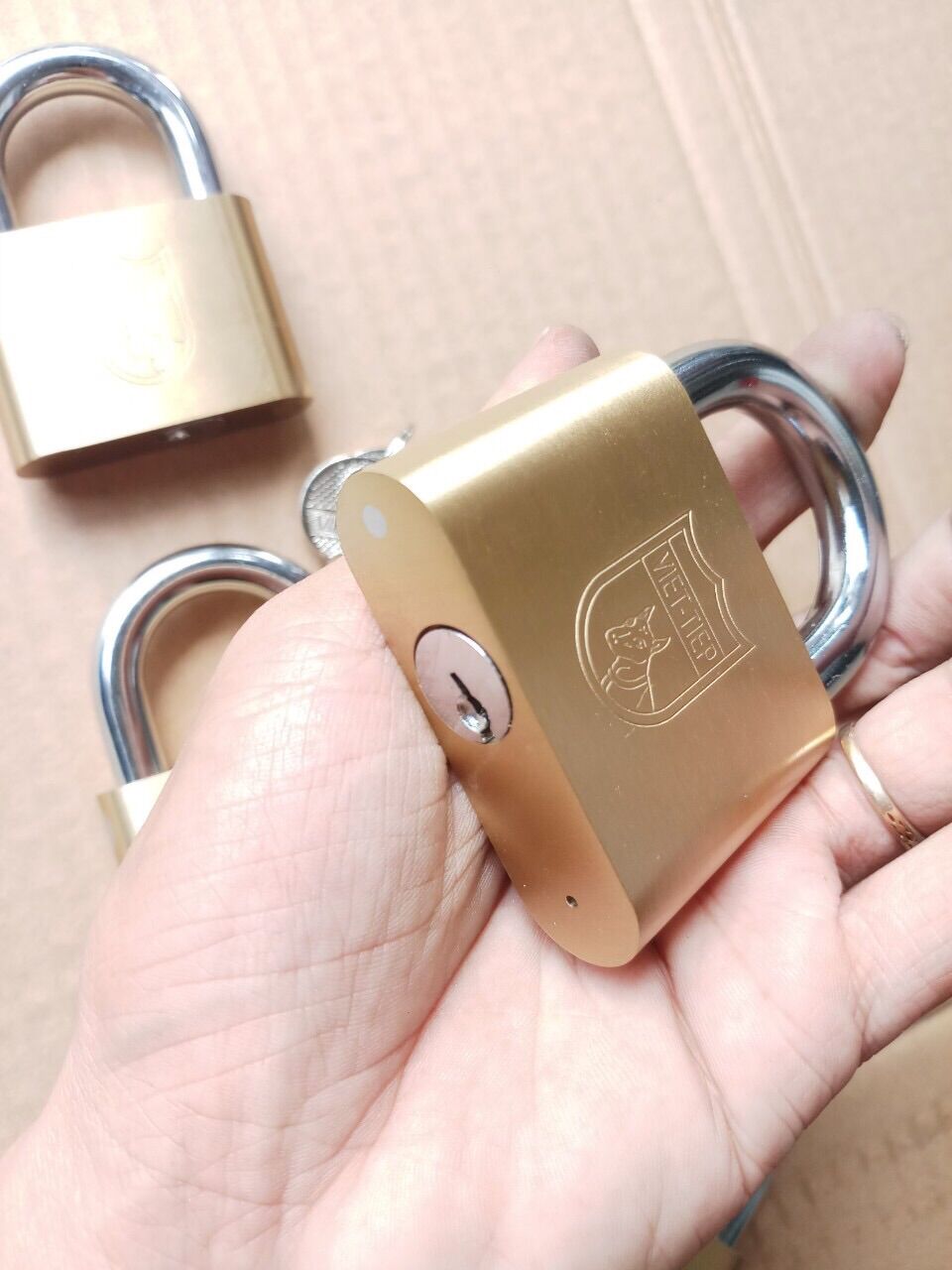 Combo 3 ổ khoá việt tiệp dùng chung 1 chìa ( loại 5 phân khoá bấm )