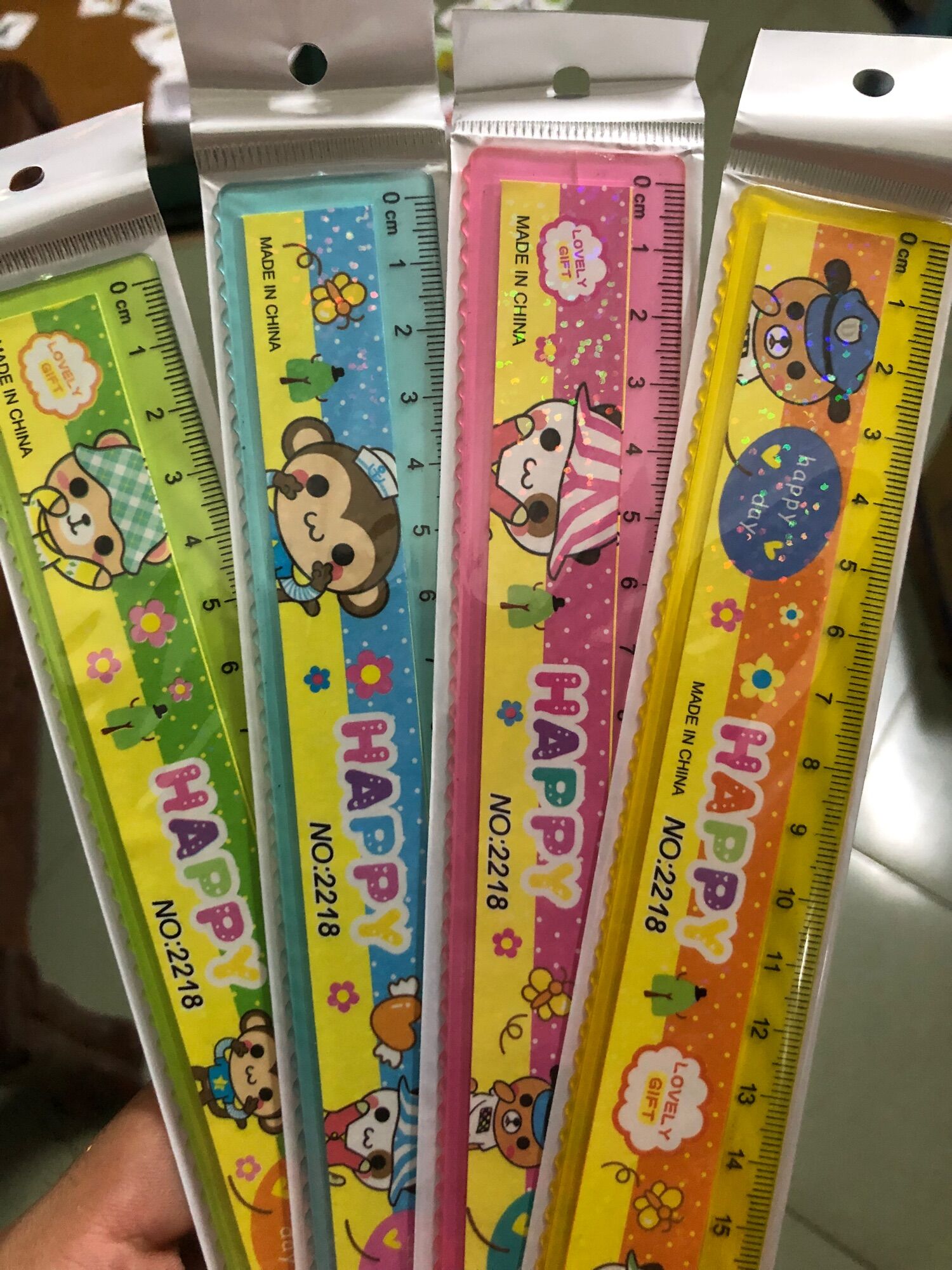 Thước kẻ 18 cm