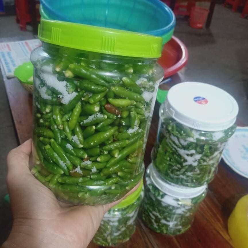 Ớt thóc xanh sóc tỏi muối ( bình 1kg giá 200k)