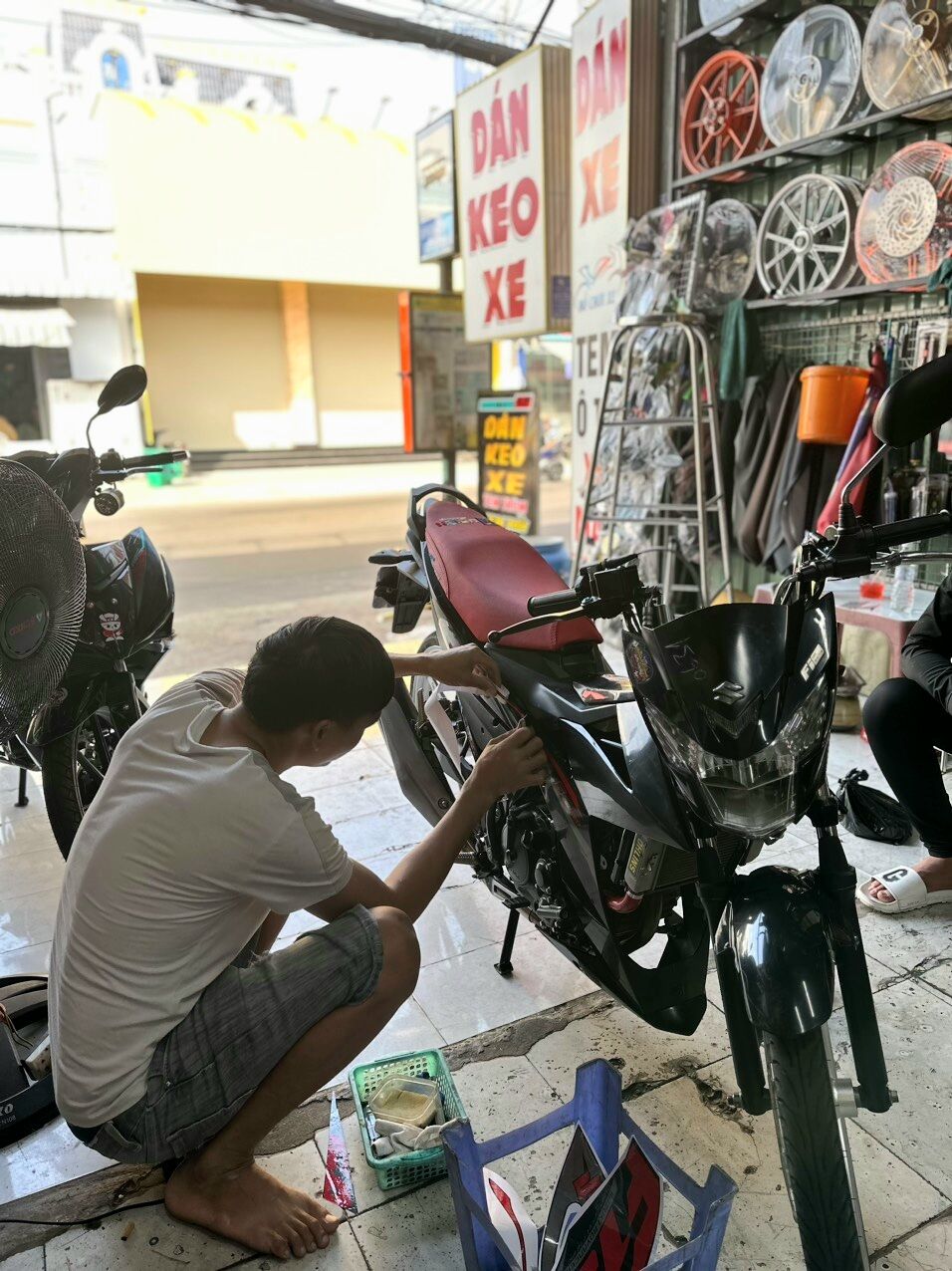 Tem rời Satria zin đỏ đen