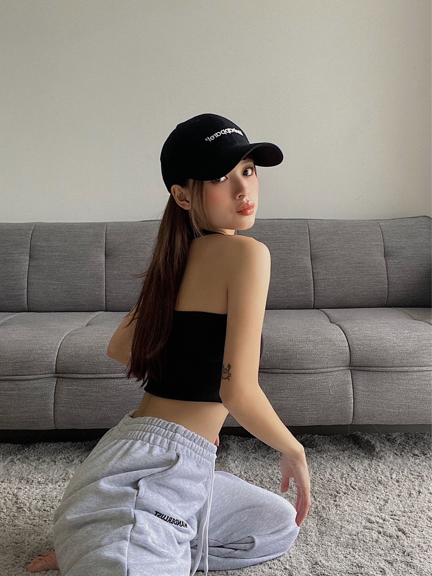 Áo yếm hở lưng sexy cổ V kiểu dáng croptop