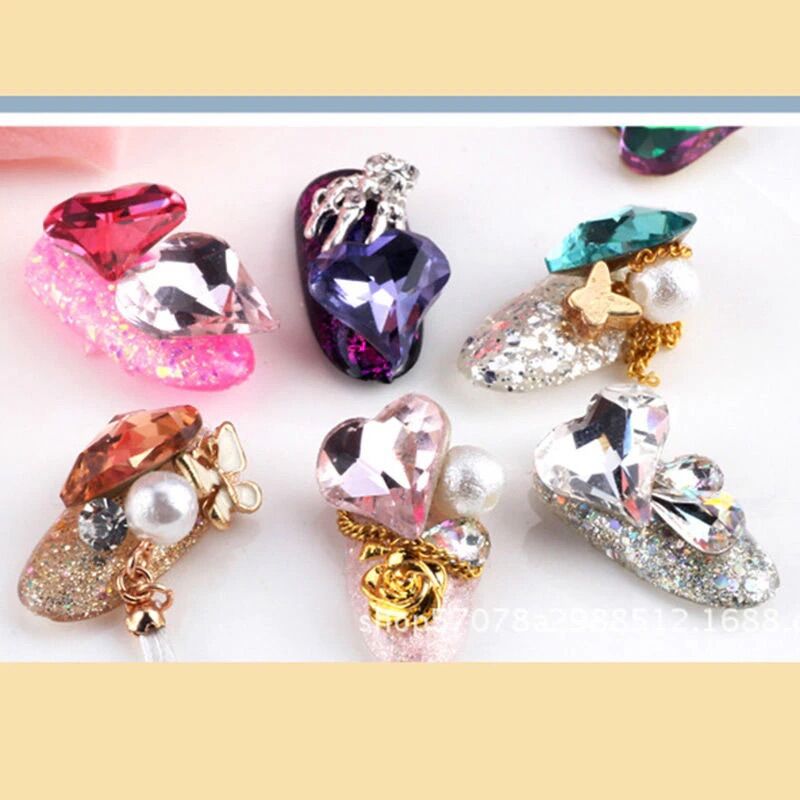 Đá khối hình trái tim đính móng tay nail ( giá 1 viên )