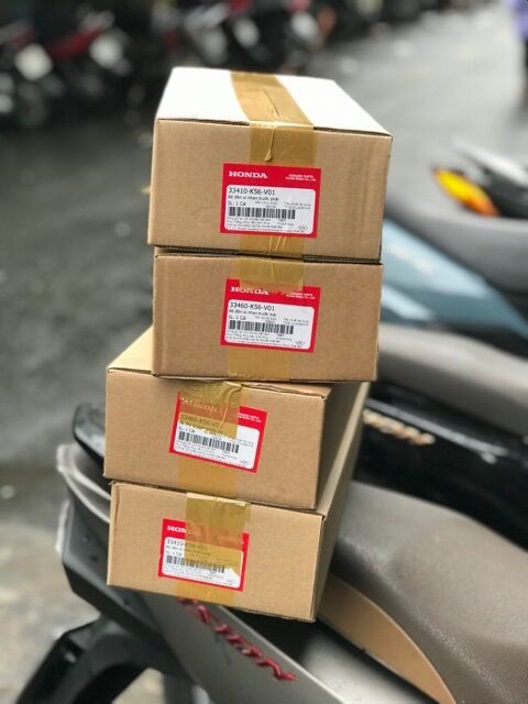 Cặp xi nhan demi zin trước Winner V1 (2016-2018)