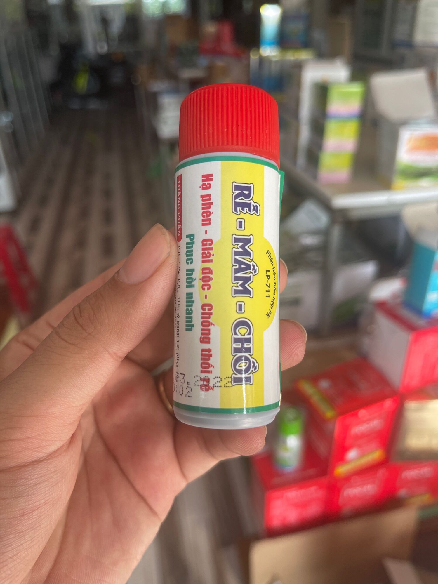 Phân bón lá hỗn hợp ra rễ mầm chồi , hạ phèn, giải độc, chống thối rễ ống 40ml