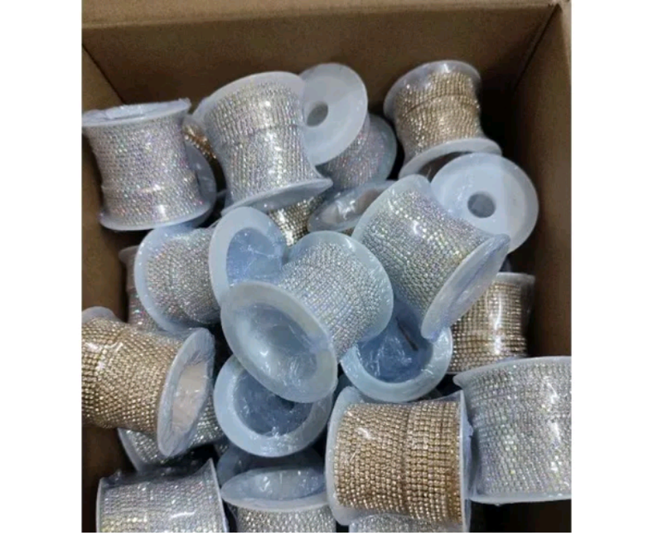 Cuộn đá dây đính đá pha lê gắn móng