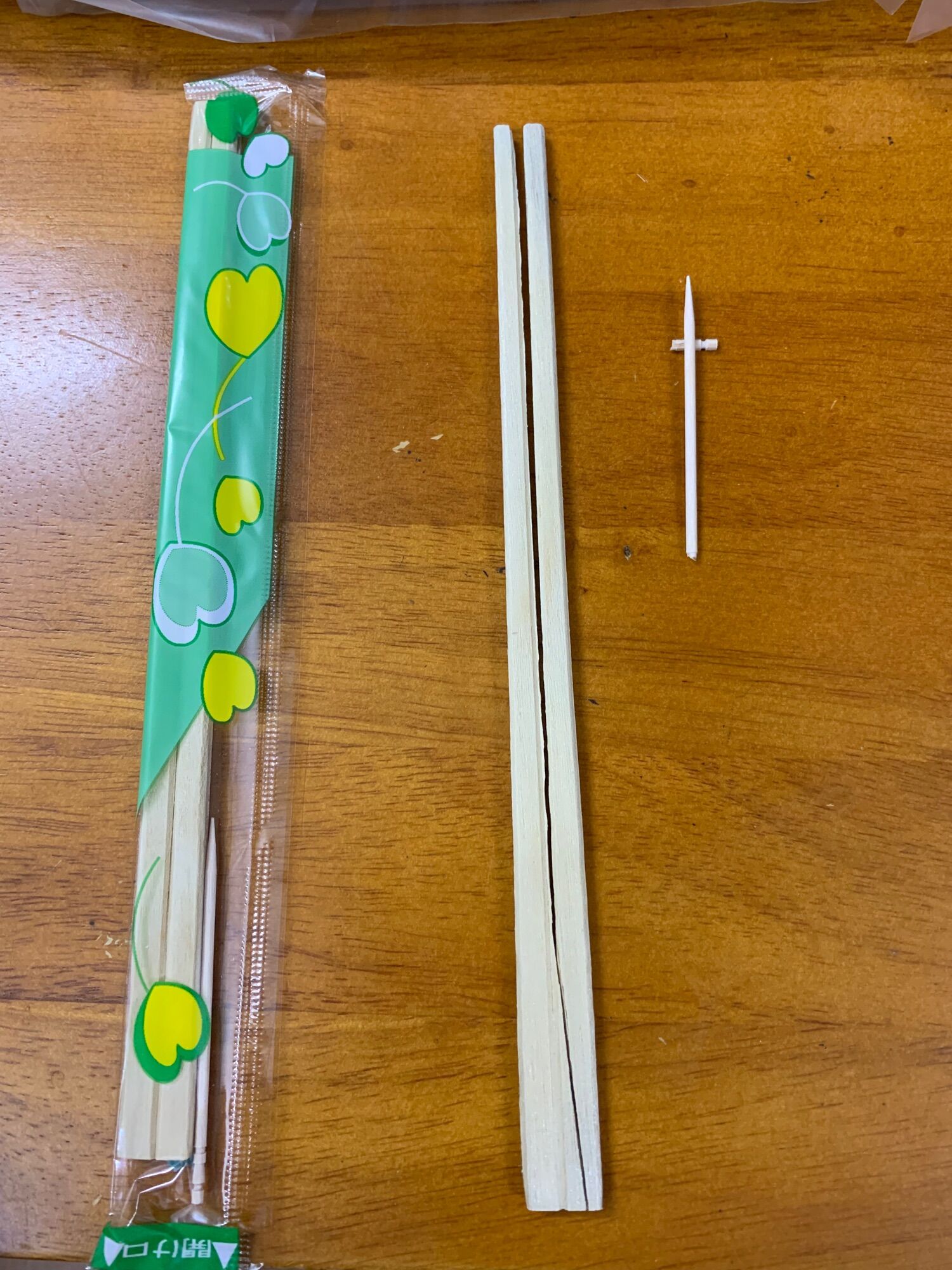 [Q11] JAPANESE SPLIT CHOPSTICKS (toothpick included)