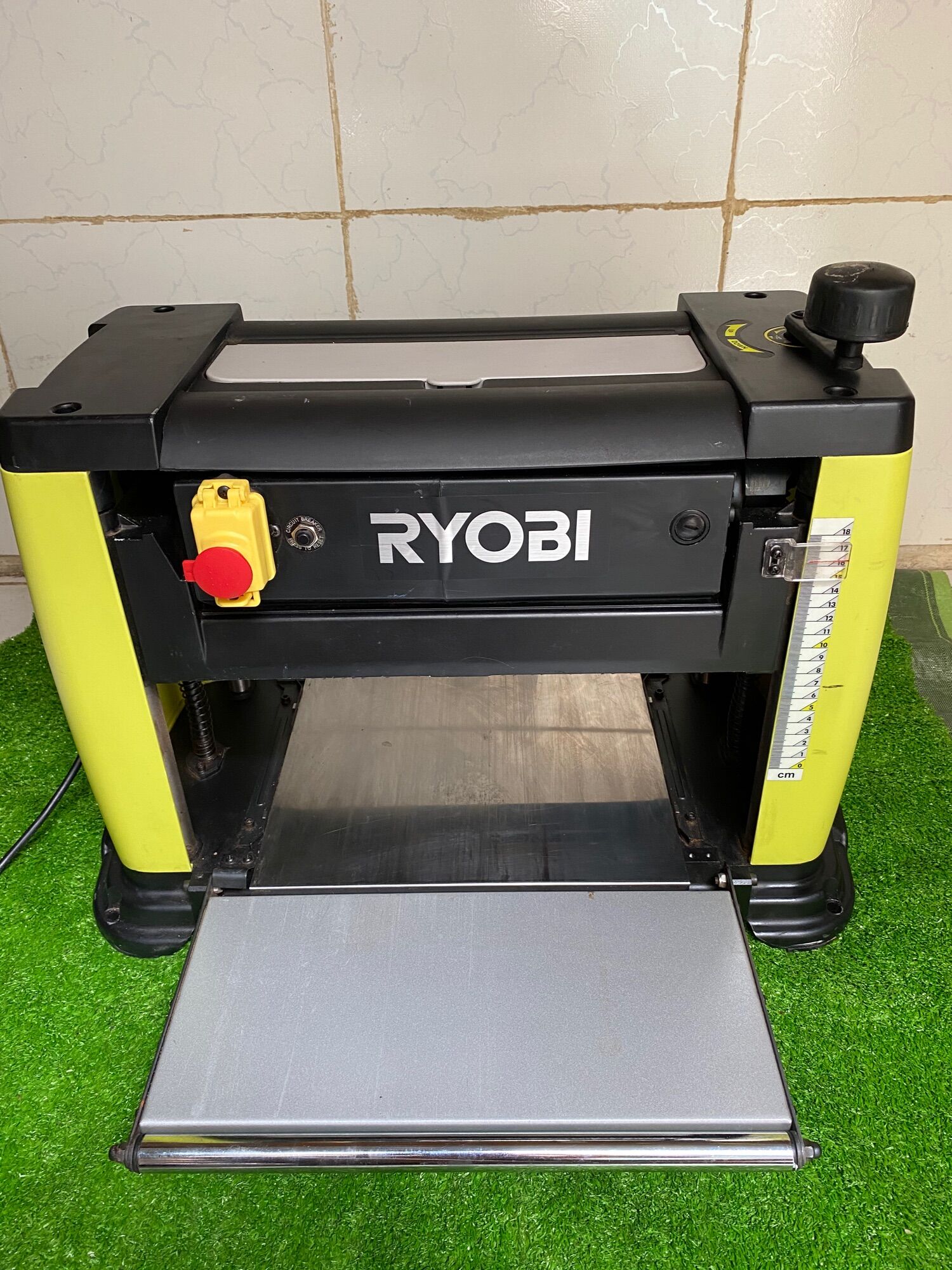 Máy Bào Cuốn Ryobi 1500W