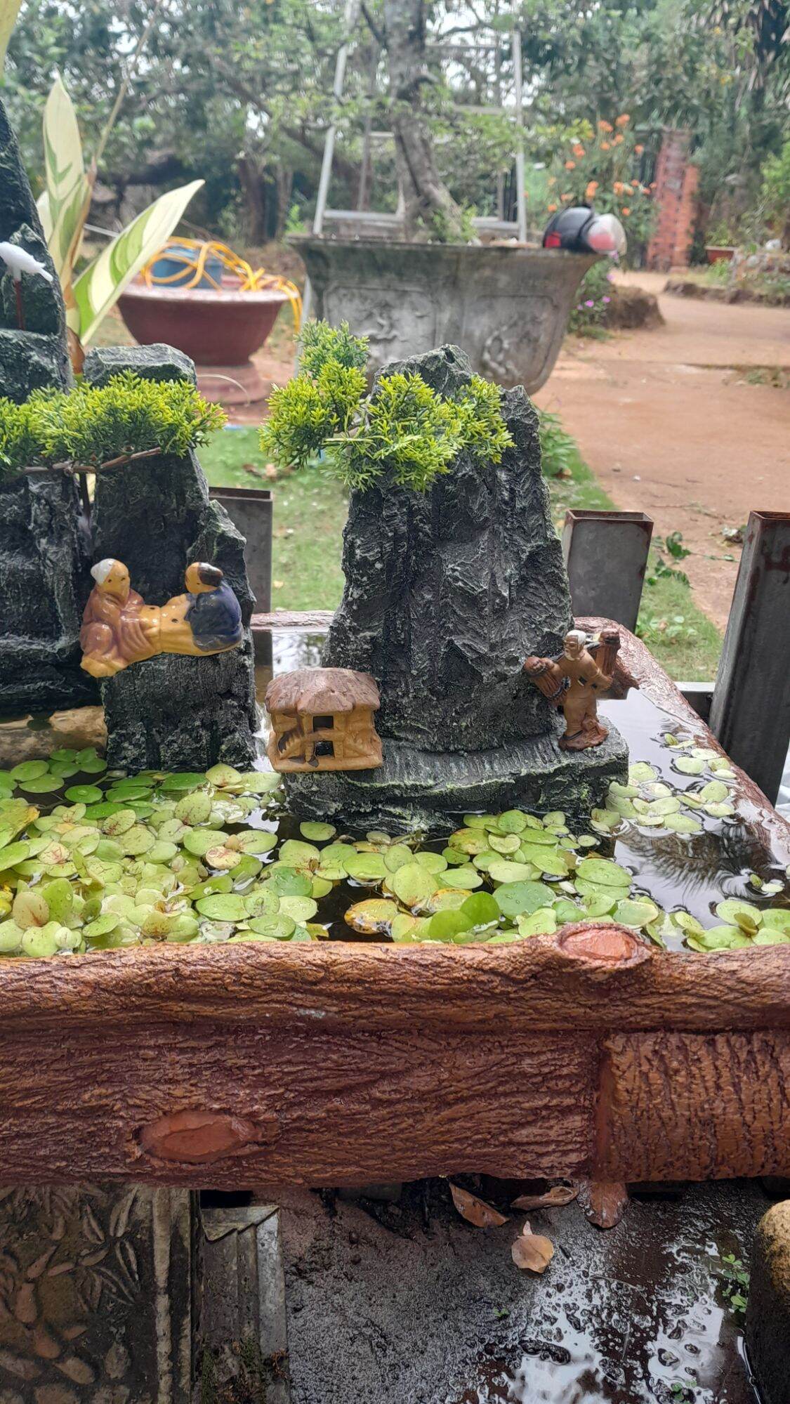 Hòn Non Bộ Đá Hồ Cá