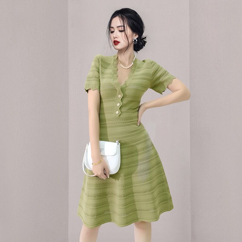 Lịch sử giá Set áo thun in hình quả bơ  chân váy lưng cao xếp ly xinh xắn  cho nữ cập nhật 82023  BeeCost
