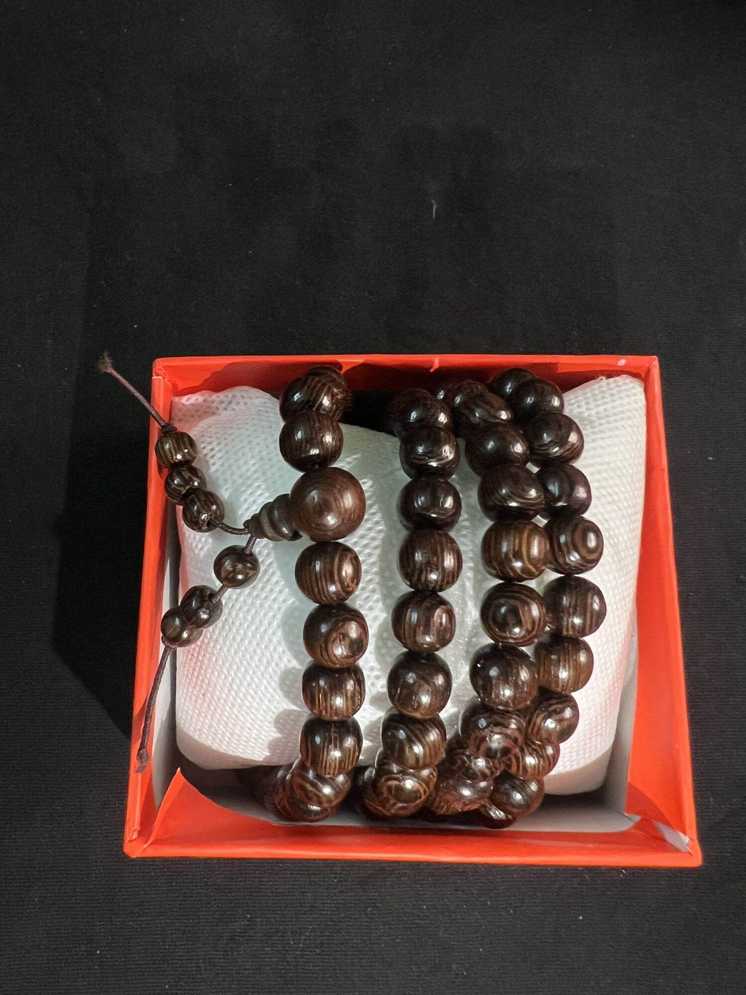 Vòng 108 hạt gỗ trầm mun 8li
