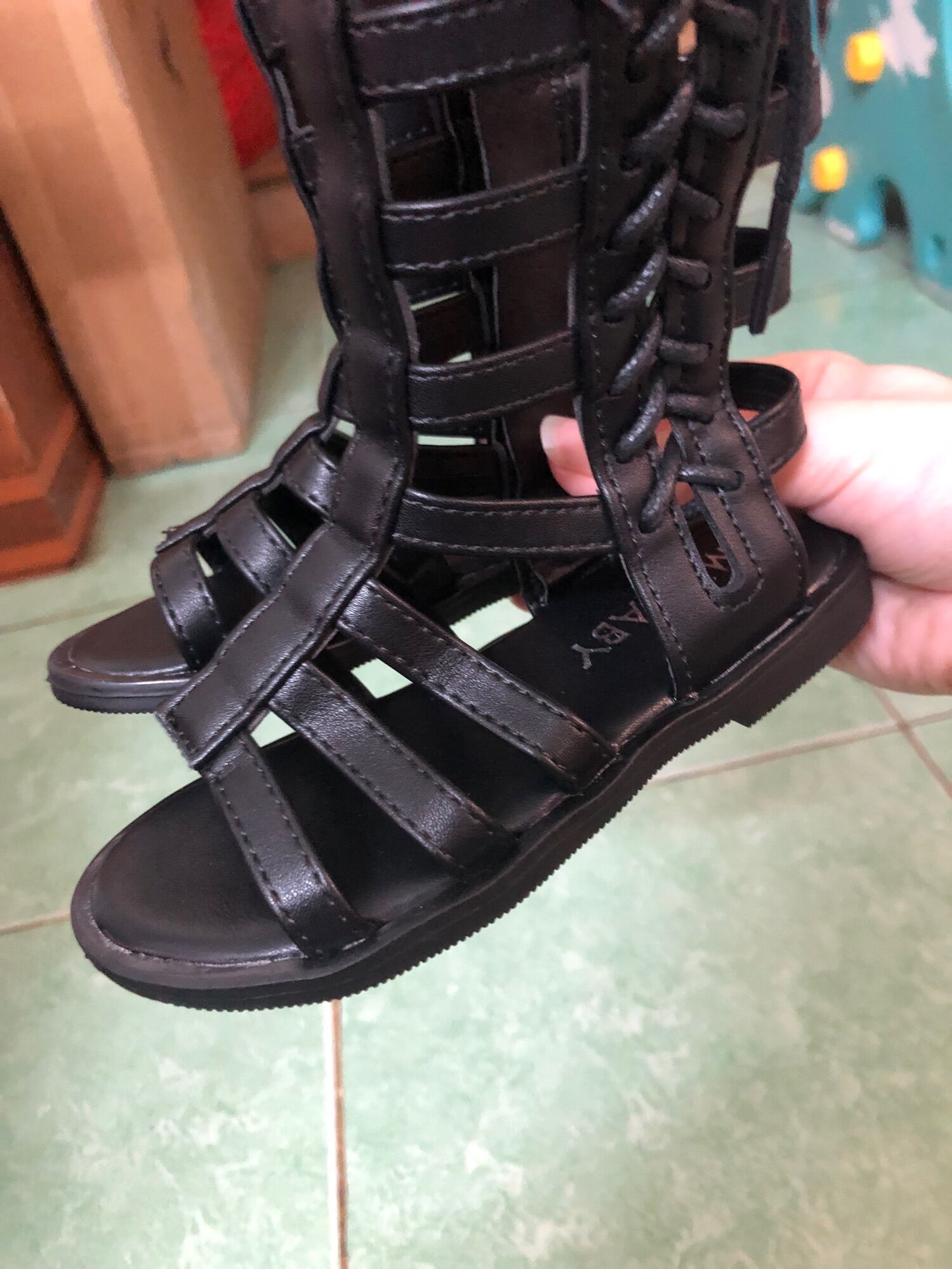Sandal chiến binh bé gái