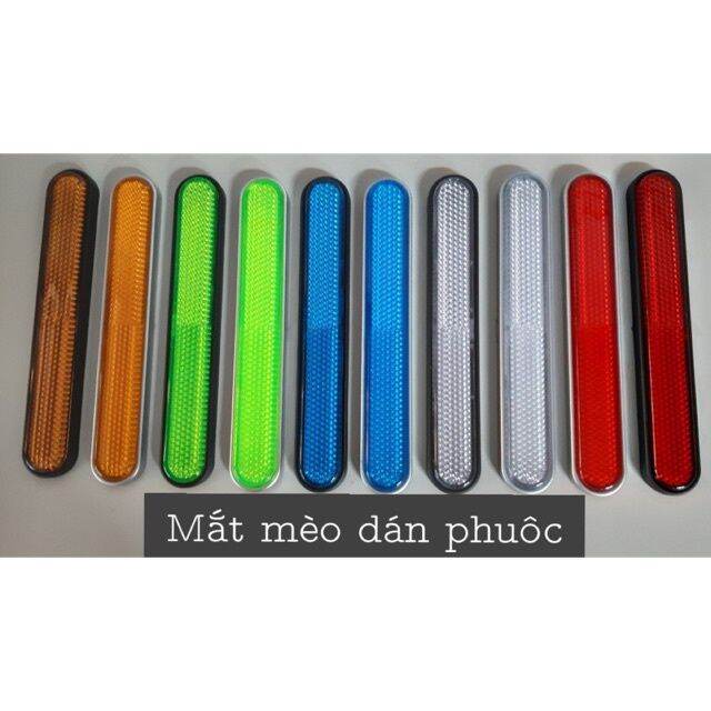 Mắt mèo dán phuộc trước xe máy