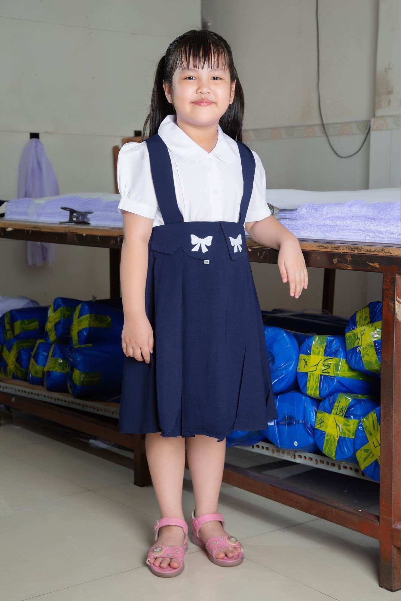 VÁY YẾM HỌC SINH, CHÂN VÁY CÓ DÂY KIỂU NƠ