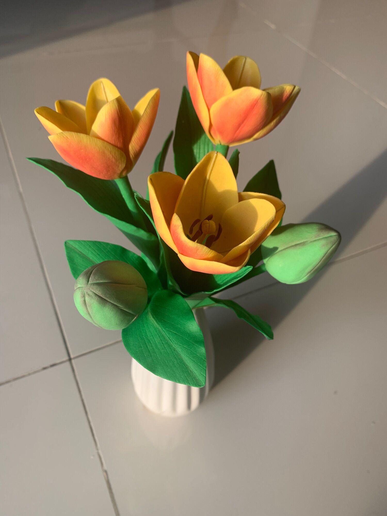 Bình hoa tulip bằng đất sét size trung