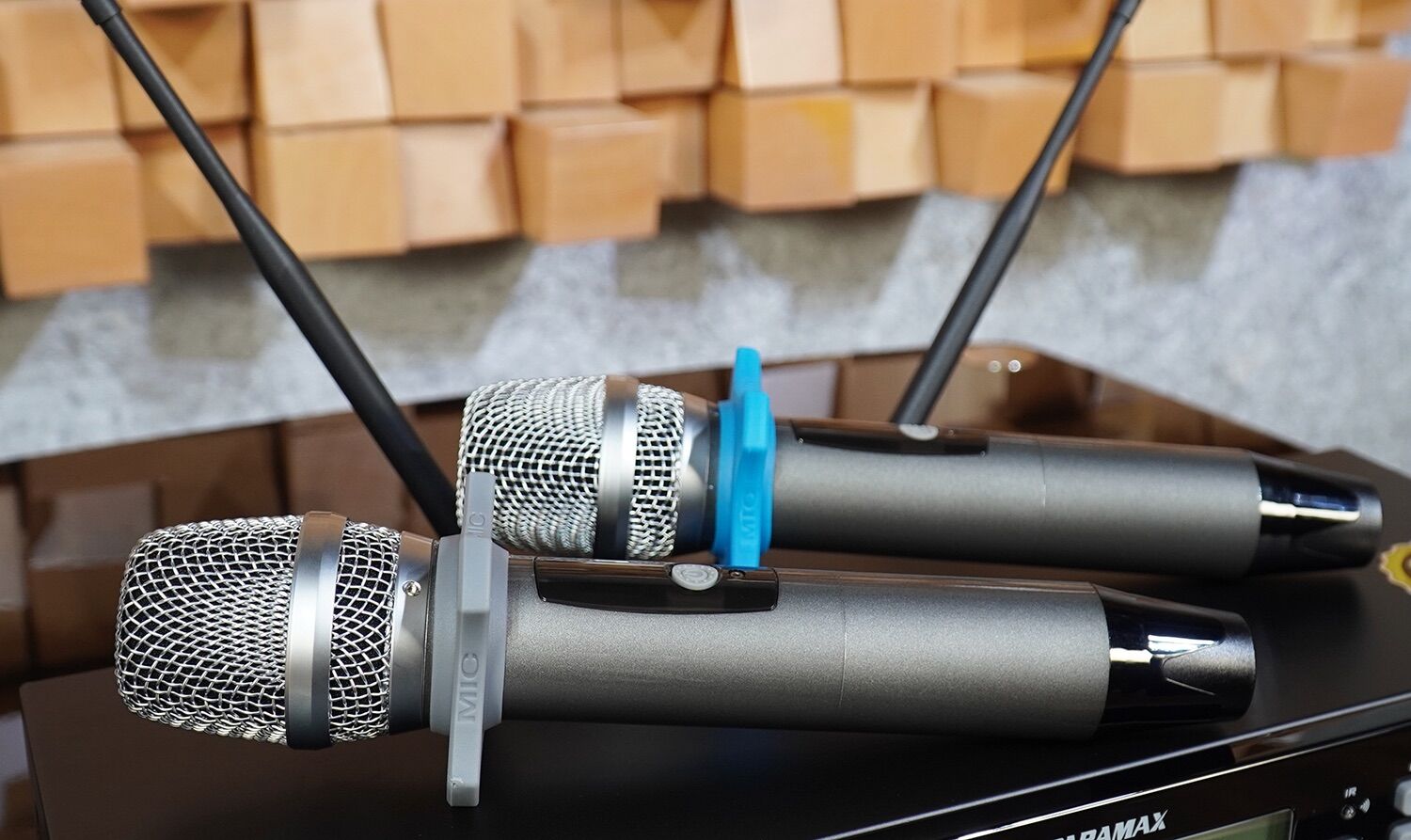 Micro karaoke cao cấp không dây PARAMAX SM-2500 SMART