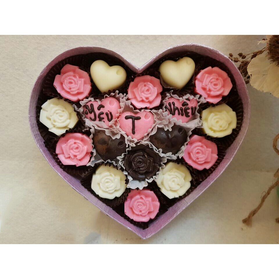 18 viên socola Valentine theo yêu cầu ( kèm thiệp nếu yêu cầu)