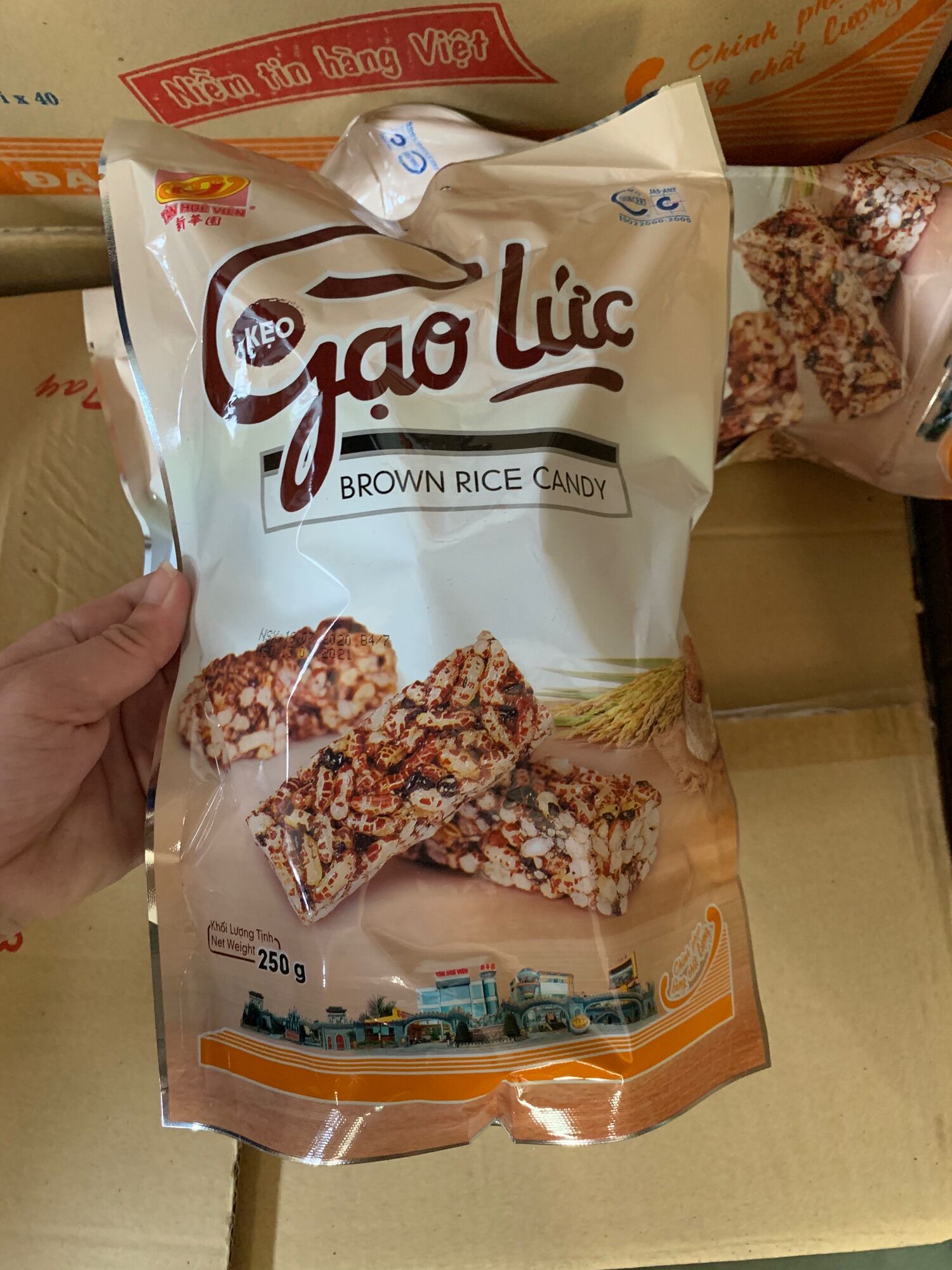 Kẹo gạo lức Tân Huê Viên