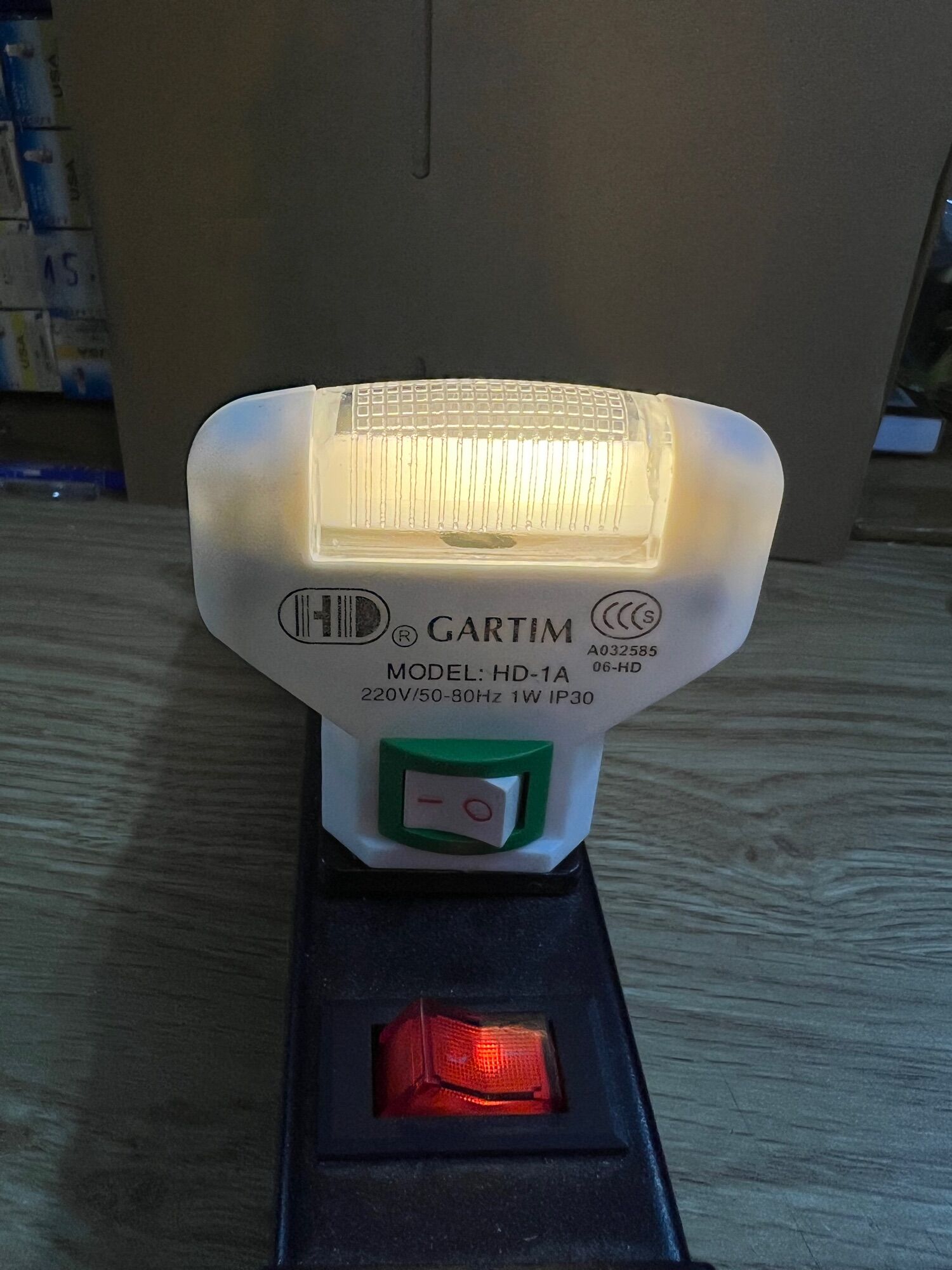 Đèn Ngủ Led 1W Tiết Kiệm Điện GARTIM HD-1A ( Loại Tốt )