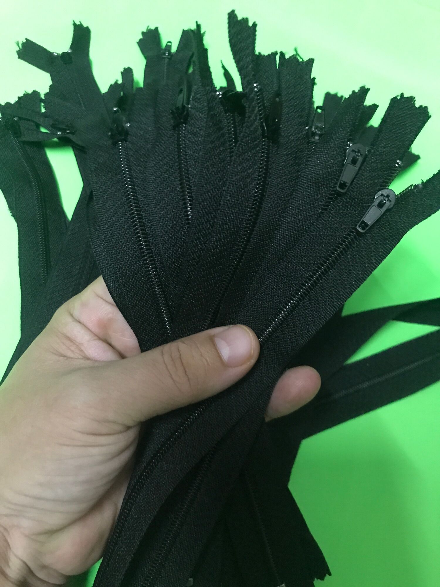 Set 5 chiếc khoá kéo may quần Âu nam- nữ màu đen