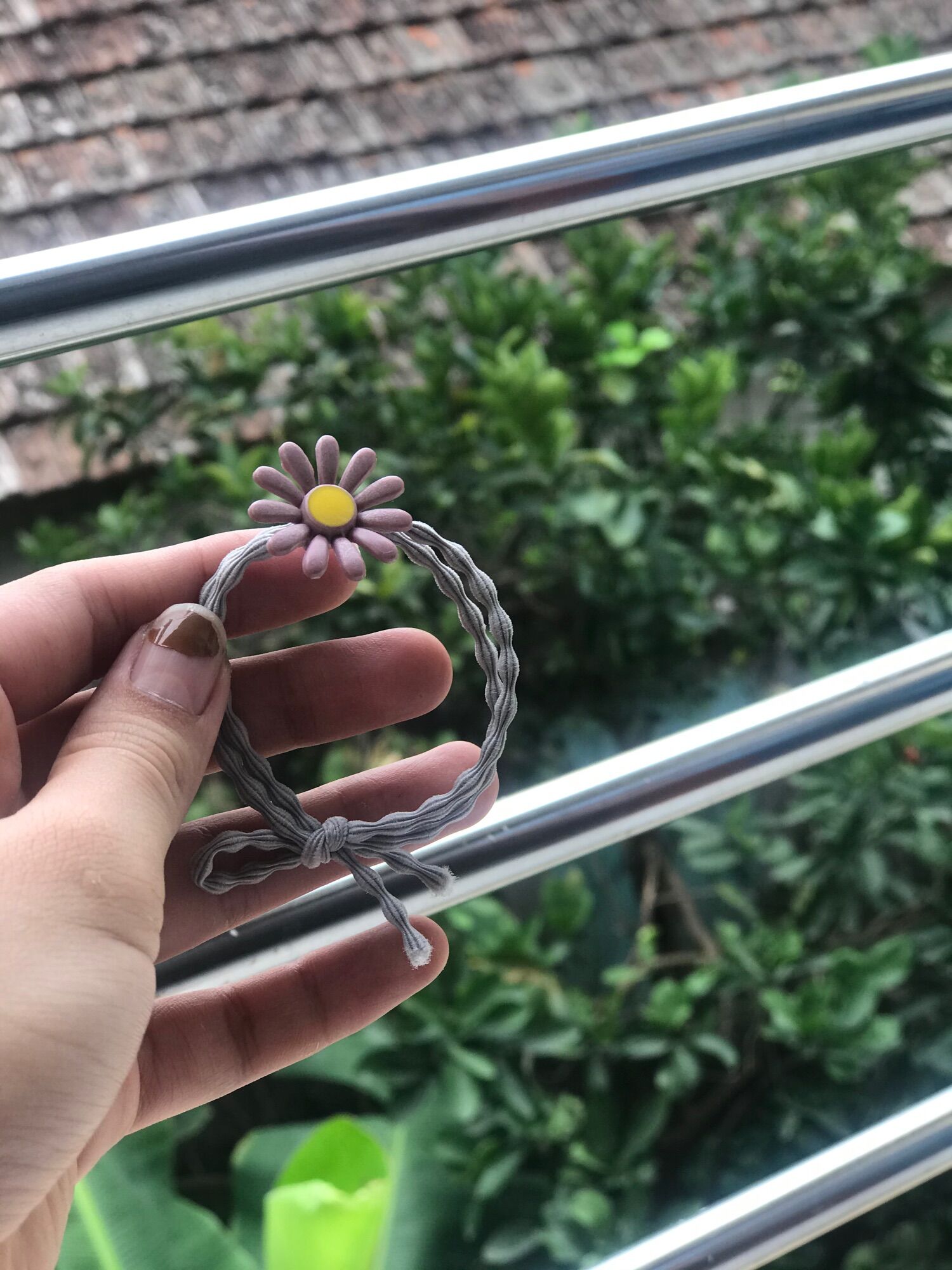 CHUN BUỘC TÓC HOA CÚC