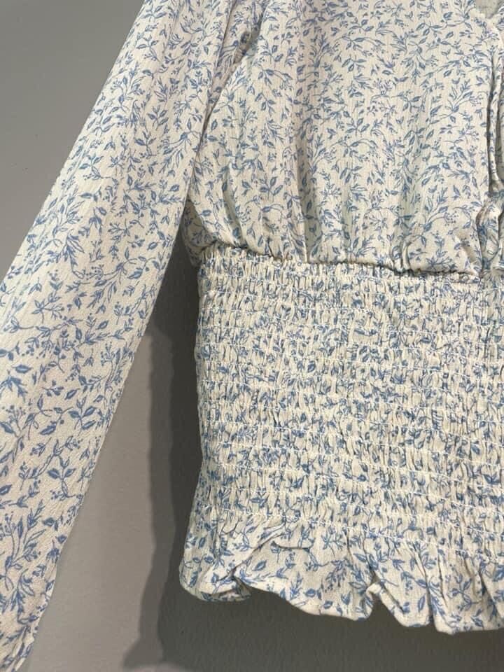 Một chiếc áo smocking siêu đỉnh, xuất xịn