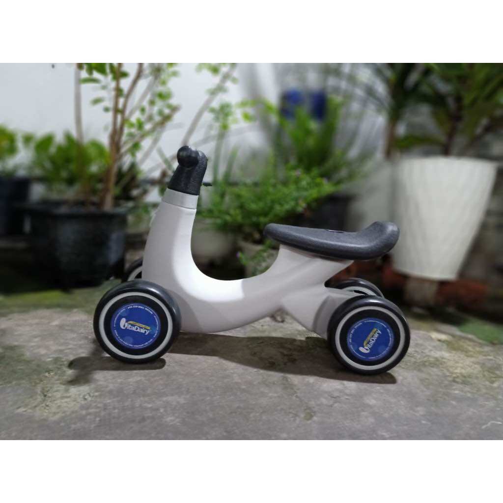 Xe chòi hkm vitadairy cho bé