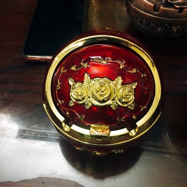 Gạt tàn thuốc lá hoàng gia cao cấp