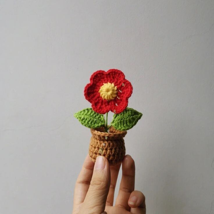 Chậu hoa len Handmade