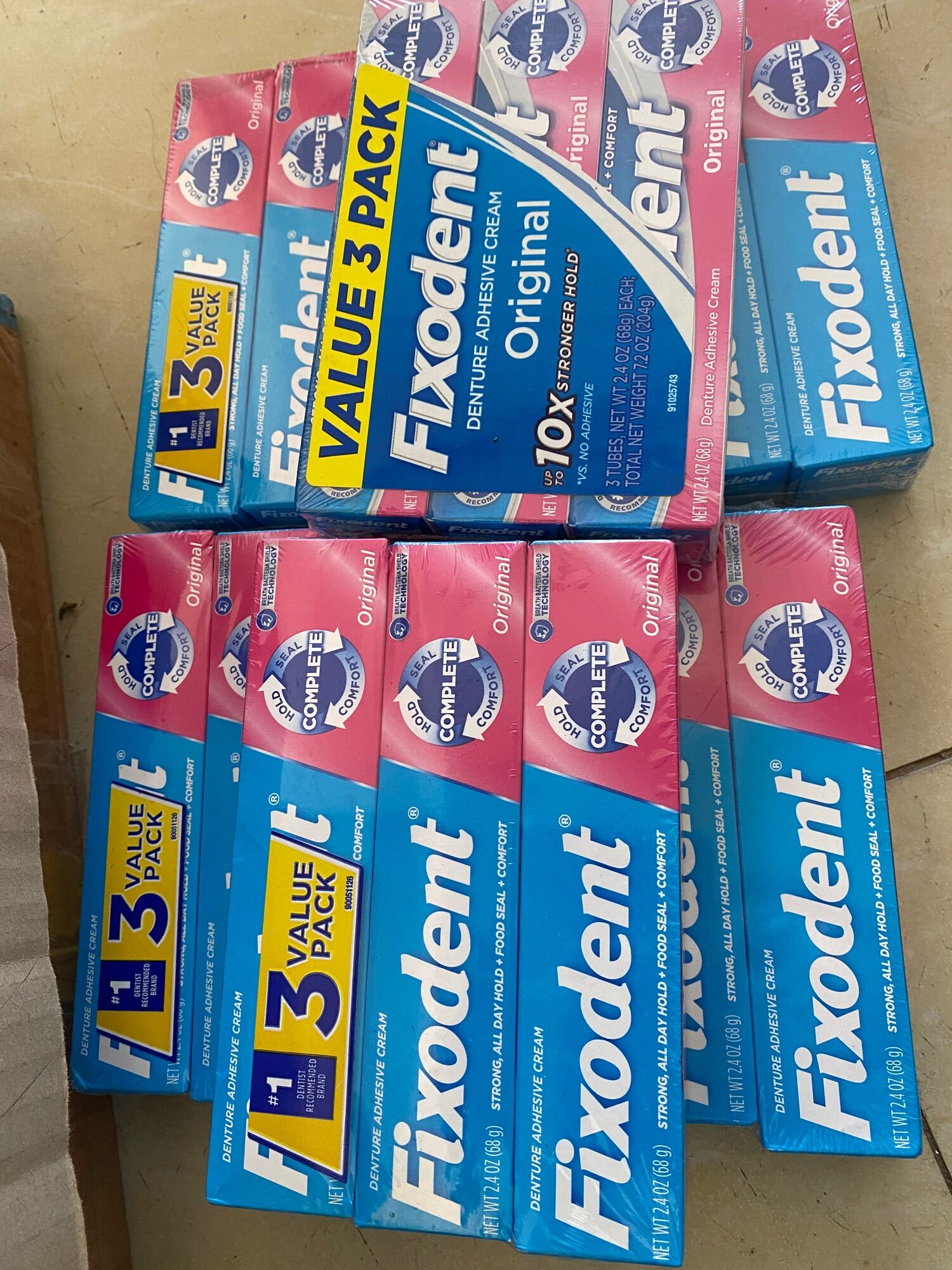 Keo dán hàm Fixodent