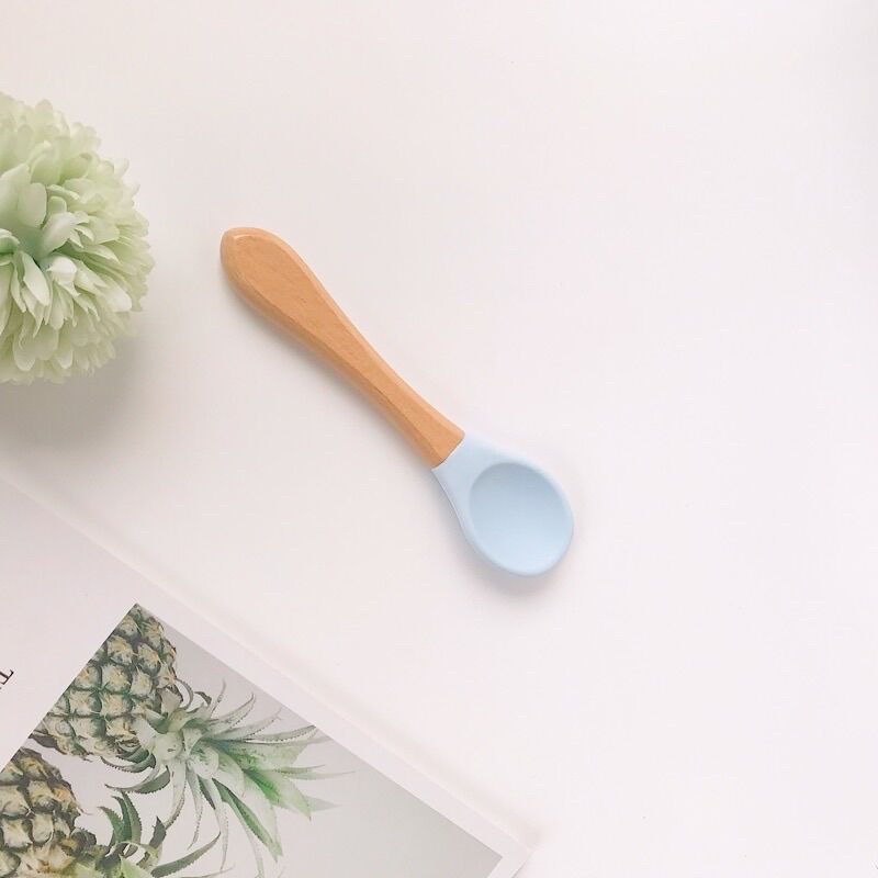 Thìa silicon cán gỗ cho bé ăn dặm