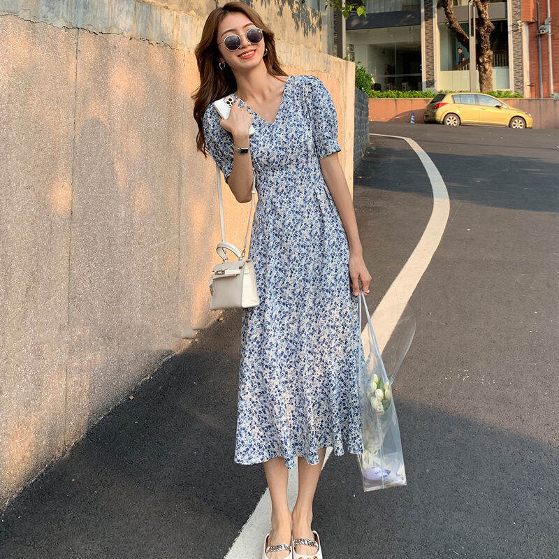 Đầm liền hoa nhí tôn dáng gầy cổ v in hoa voan liền ren váy mẫu dài vừa khí chất thiểu số cảm giác thiết kế 2022 cho nữ