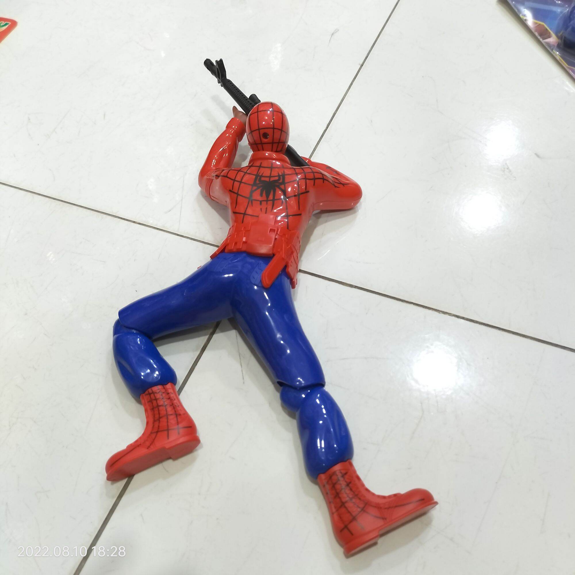 Đồ chơi siêu nhân bò bắn sung pin