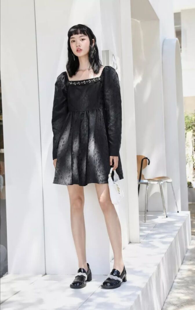 [SIZE M] Vero Moda Đầm gấm tay phồng cổ vuông đính đá