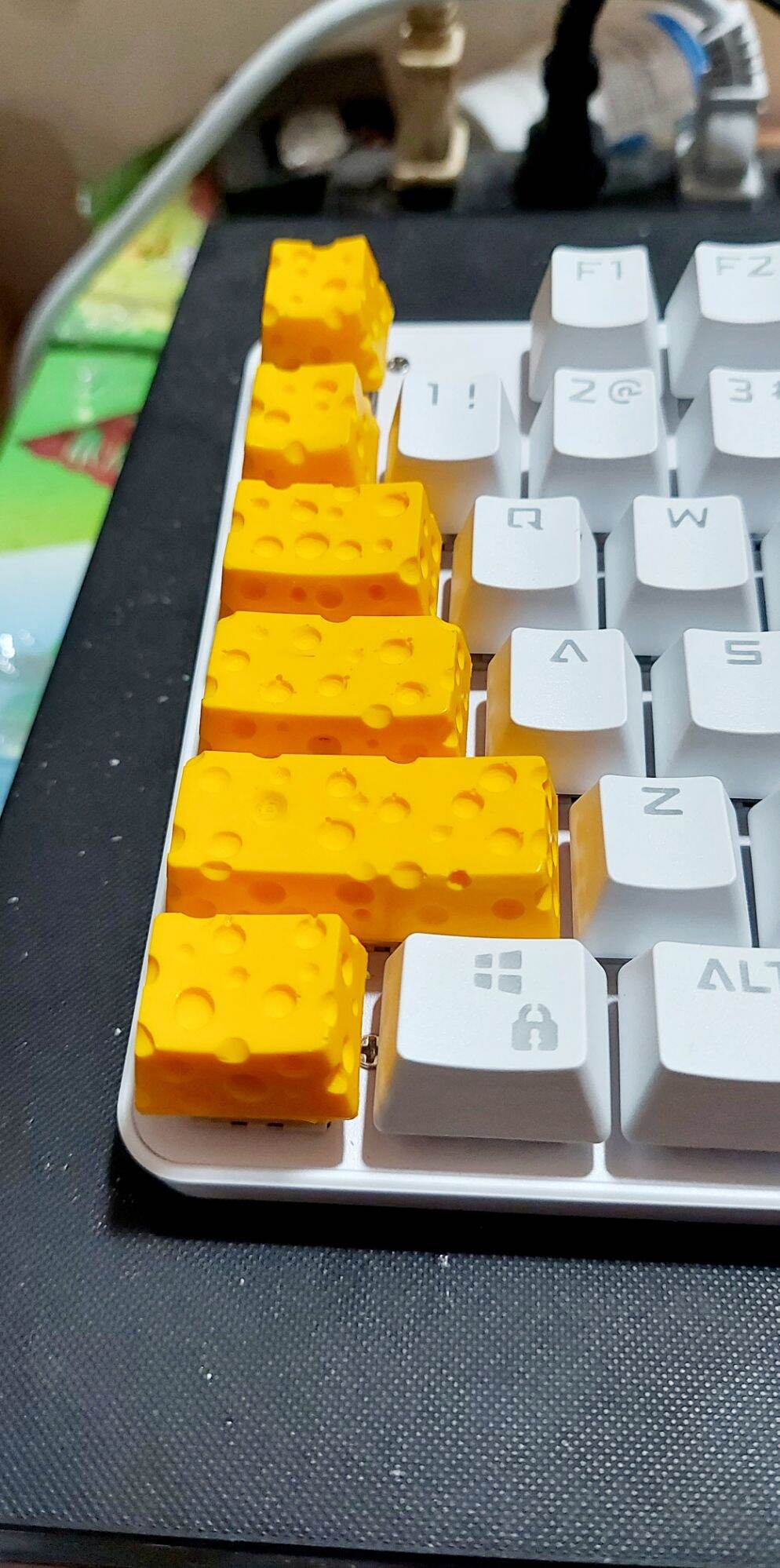 Keycap Cheese OEM trang trí bàn phím cơ gaming.