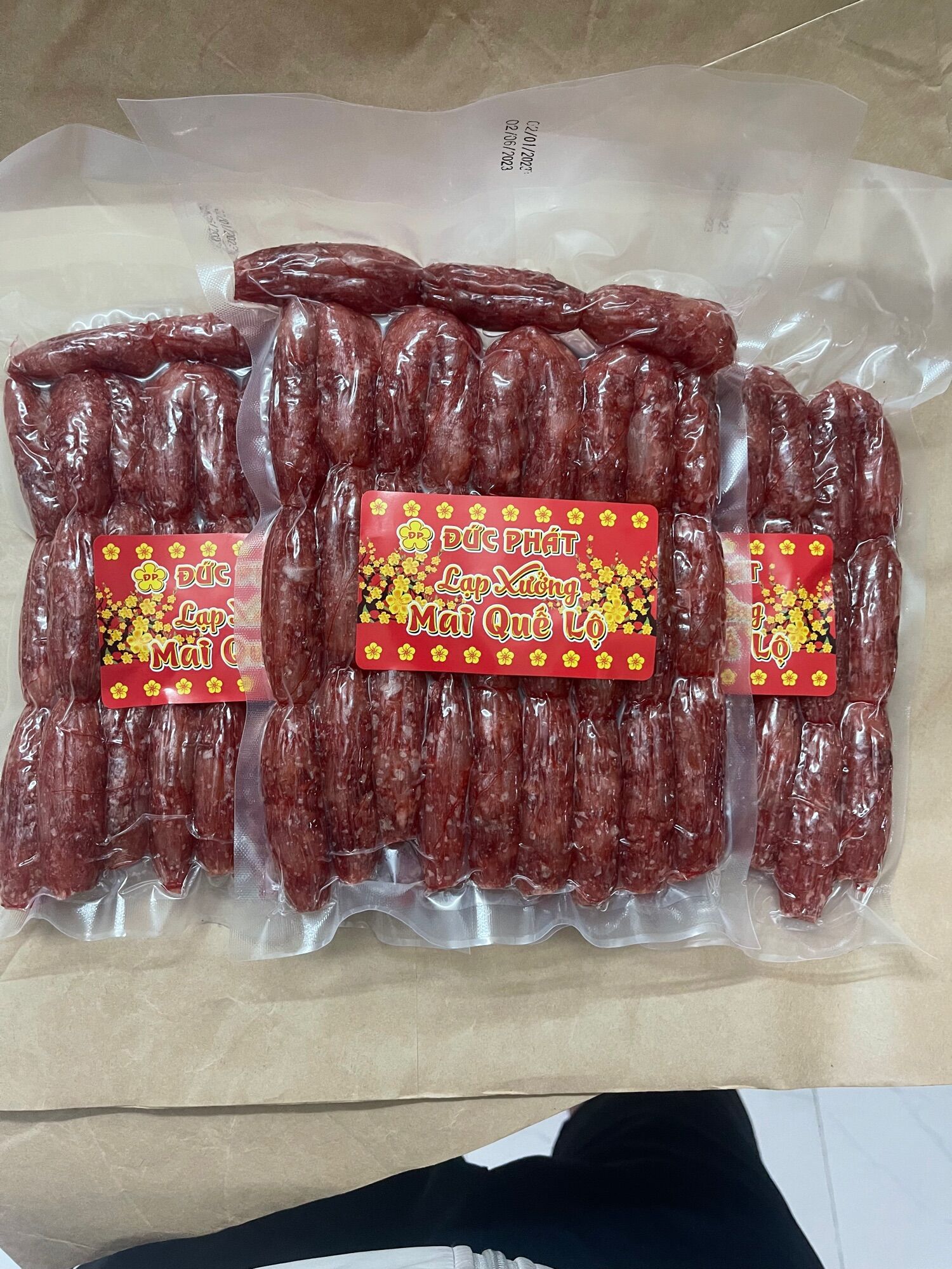 Lạp xưởng mai quế lộ hút bao bì 500g loại bi