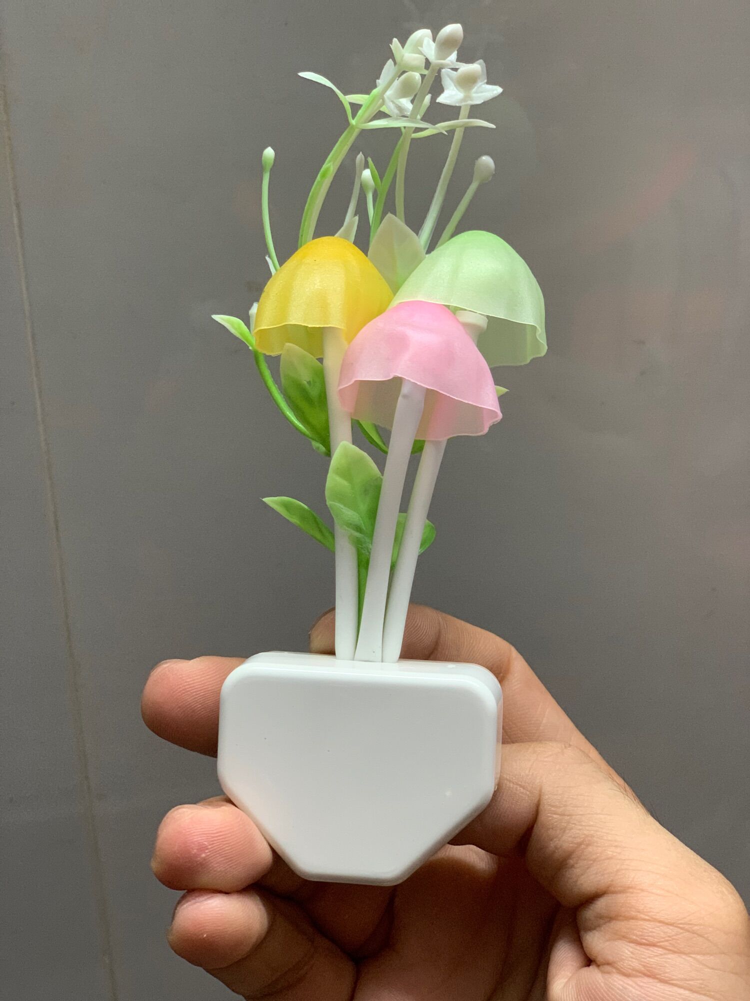 Đèn ngủ cảm ứng tự phát sáng hình cây nâm