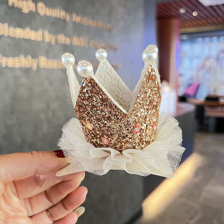 Cài tóc vương miện sinh nhật cho bé gái