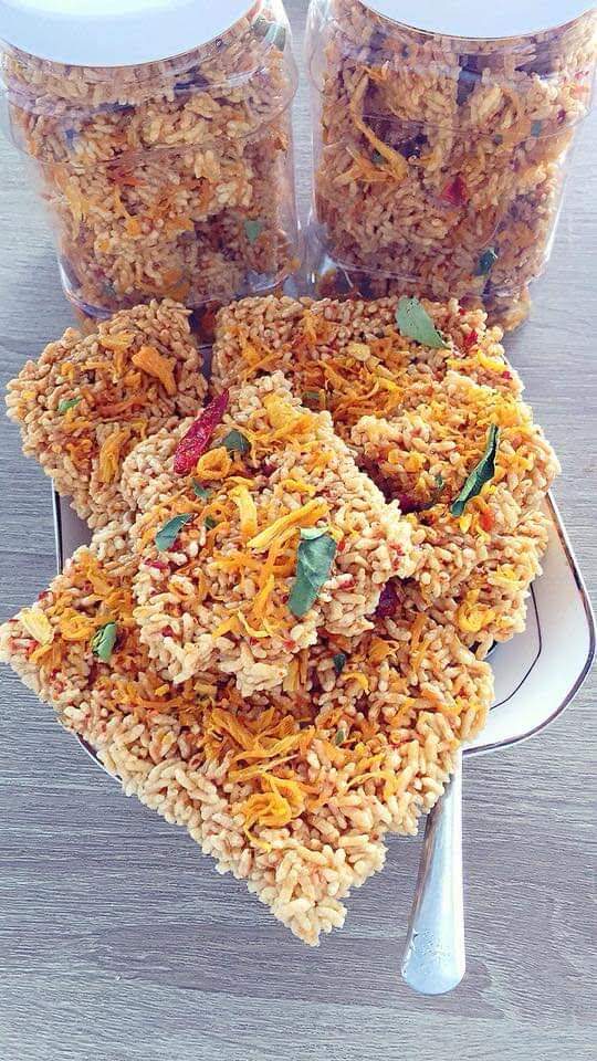Cơm cháy khô gà